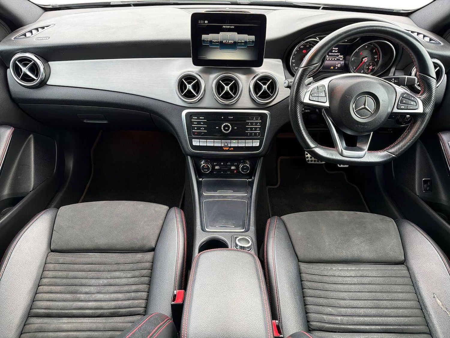 Used Mercedes-Benz GLA 2017 for sale - 76470988: Photo 8