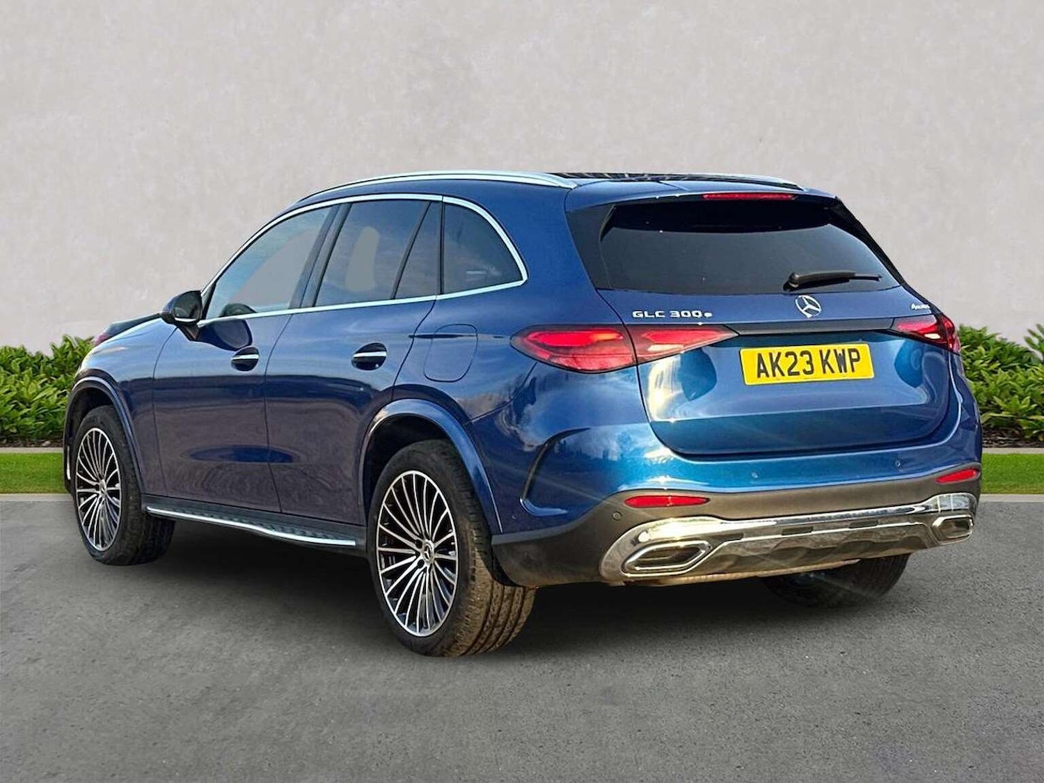 Used Mercedes-Benz GLC 2023 for sale - 77568700: Photo 2