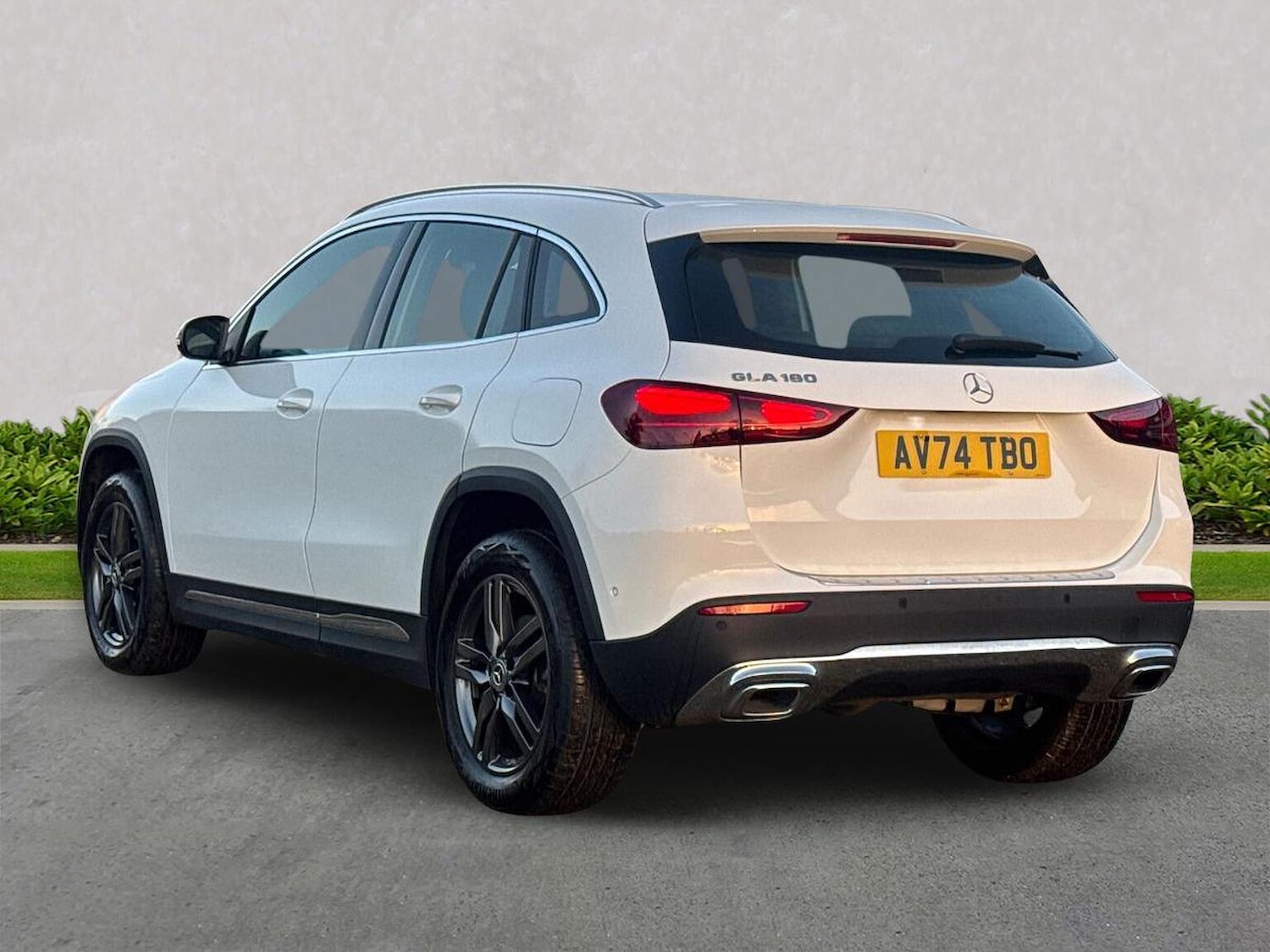 Used Mercedes-Benz GLA 2024 for sale - 76864045: Photo 2