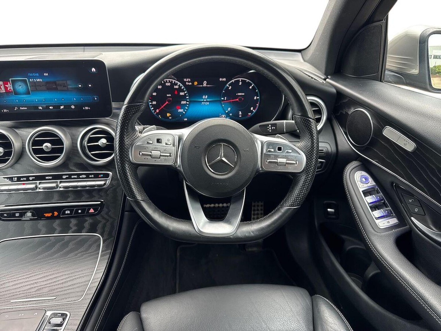 Used Mercedes-Benz GLC 2020 for sale - 76464651: Photo 9