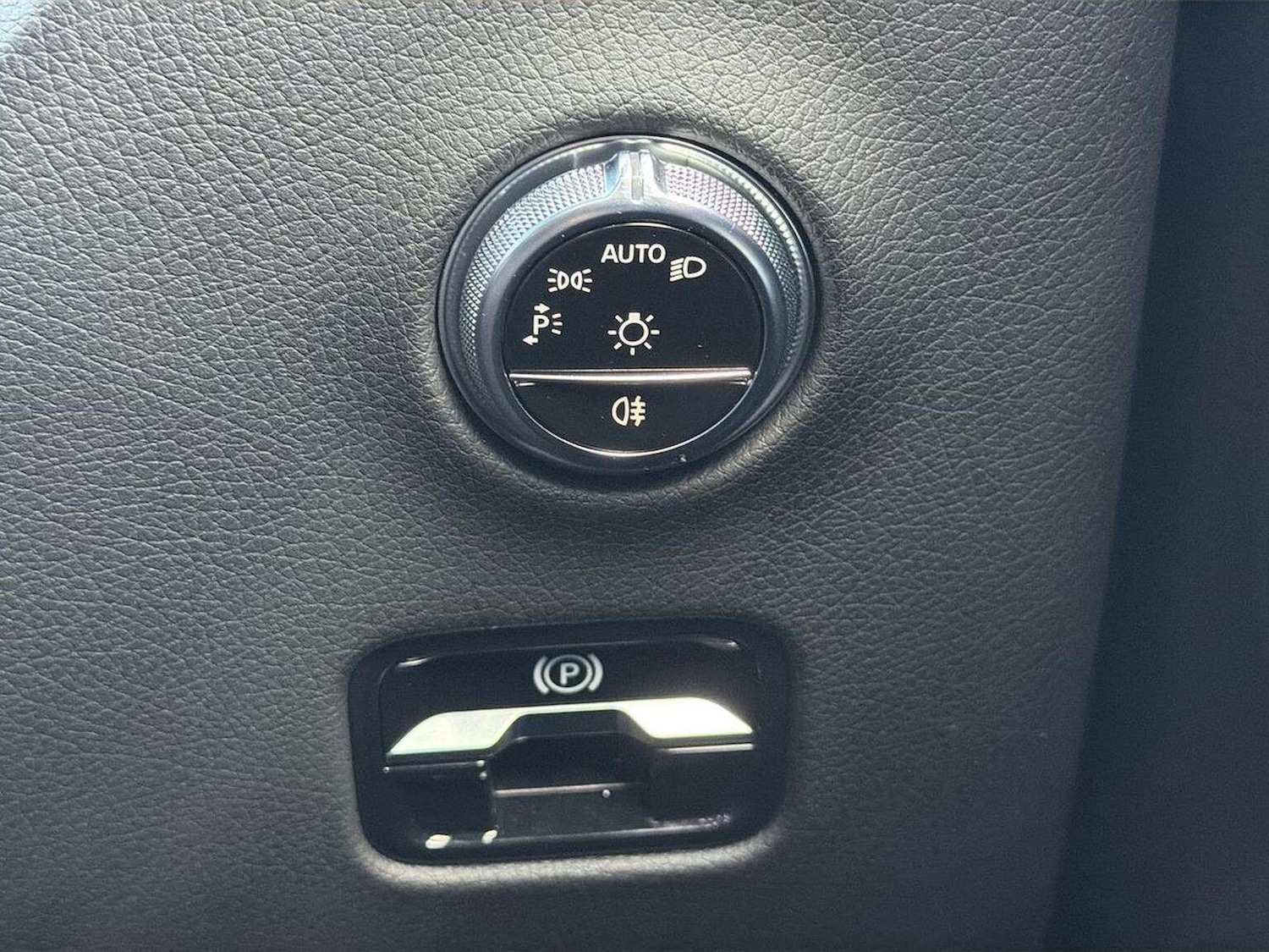 Used Mercedes-Benz GLC 2023 for sale - 77603679: Photo 22