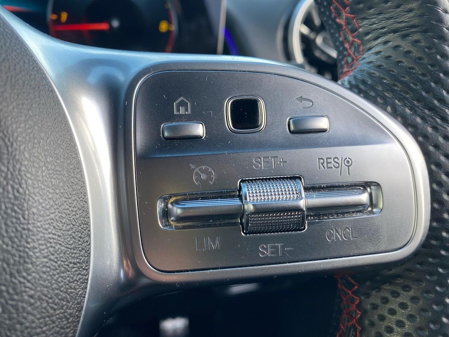 Used Mercedes-Benz GLB 2022 for sale - 76347076: Photo 27