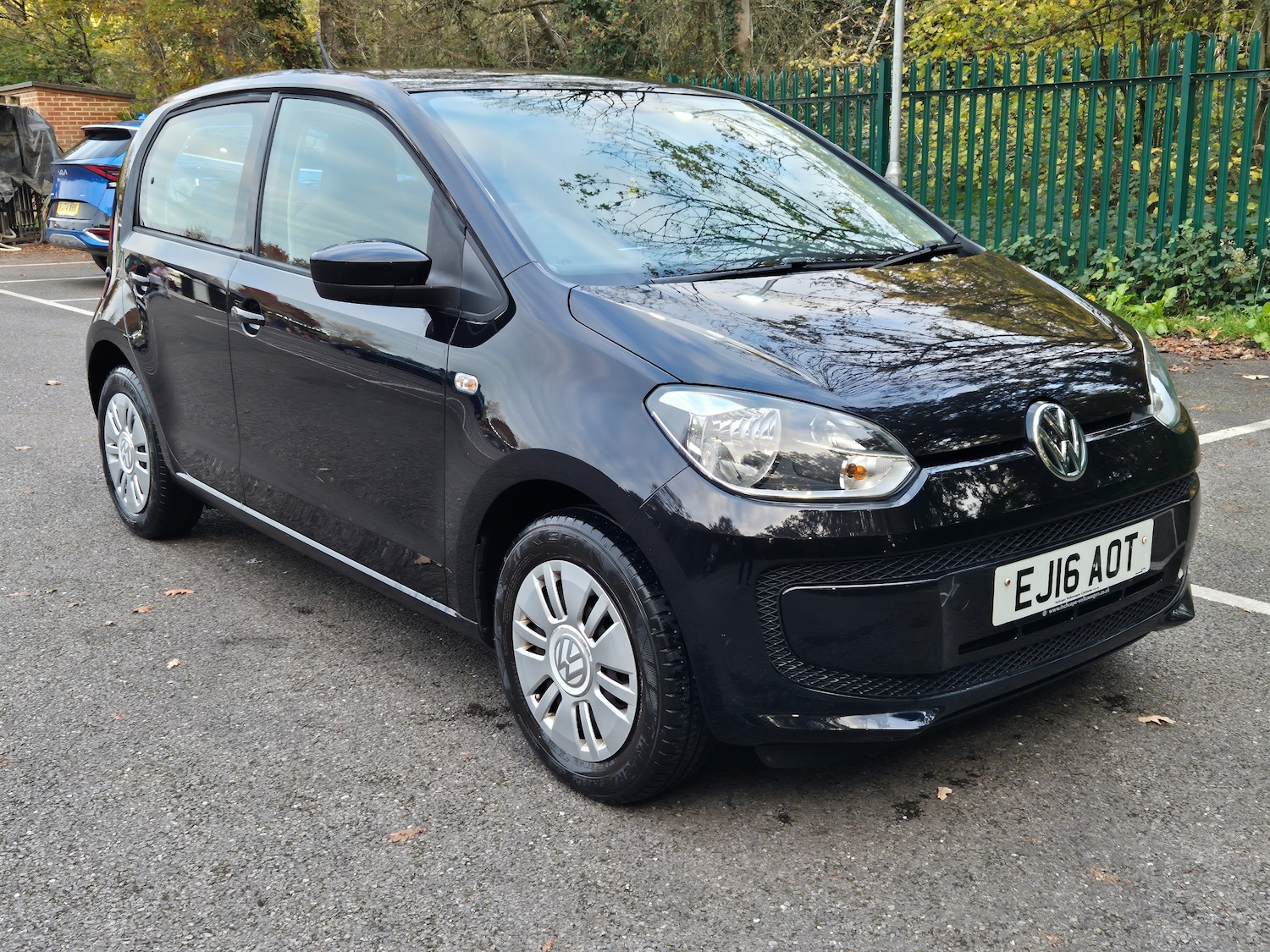 Used Volkswagen up! 2016 for sale - 76506250: Photo 2