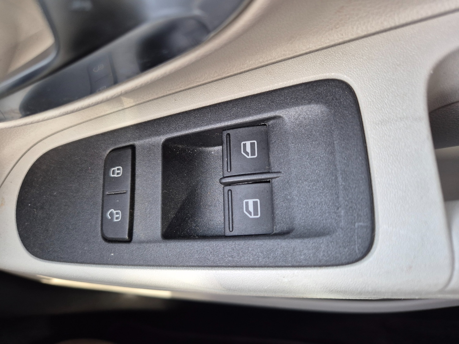 Used Volkswagen up! 2016 for sale - 76506250: Photo 23