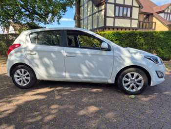 Used Hyundai i20 2014 for sale - 74981989: Photo