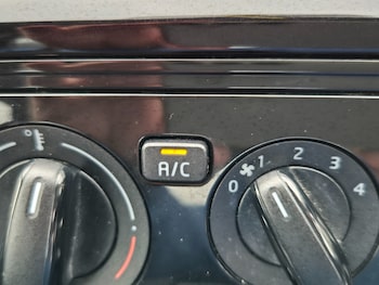 Used Volkswagen up! 2013 for sale - 76697805: Photo