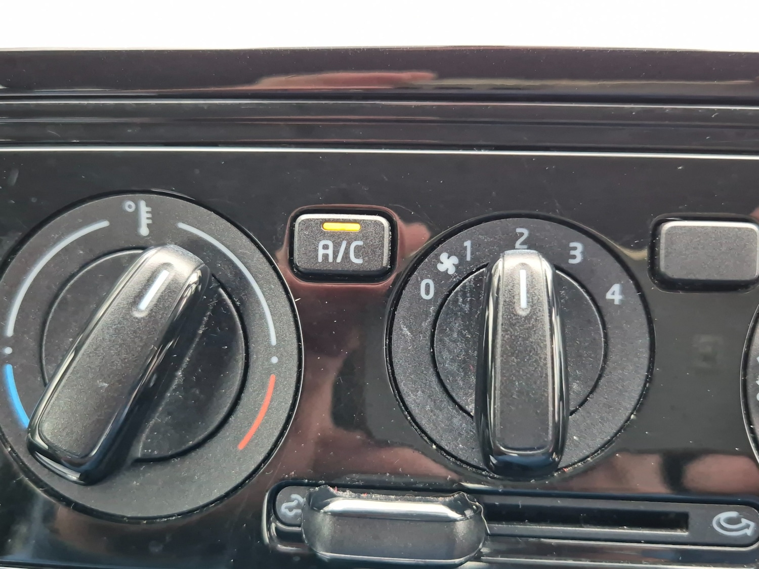 Used Volkswagen up! 2016 for sale - 77616981: Photo 6