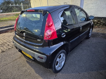 Used Peugeot 107 2010 for sale - 76520203: Photo