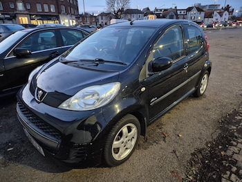 Used Peugeot 107 2010 for sale - 76520203: Photo