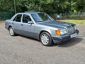 Used Mercedes-Benz E Class 1992 for sale - 76506245: Photo