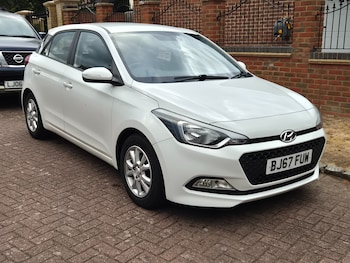 Used Hyundai i20 2017 for sale - 79354063: Photo
