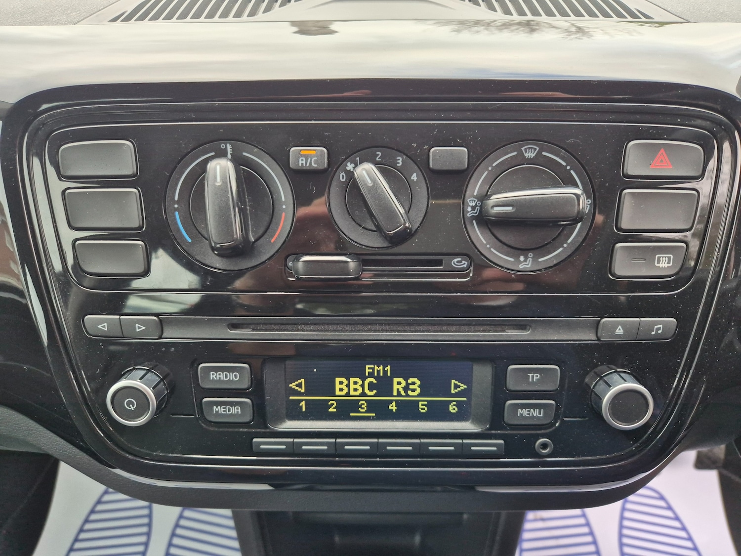 Used Volkswagen up! 2014 for sale - 77679772: Photo 18