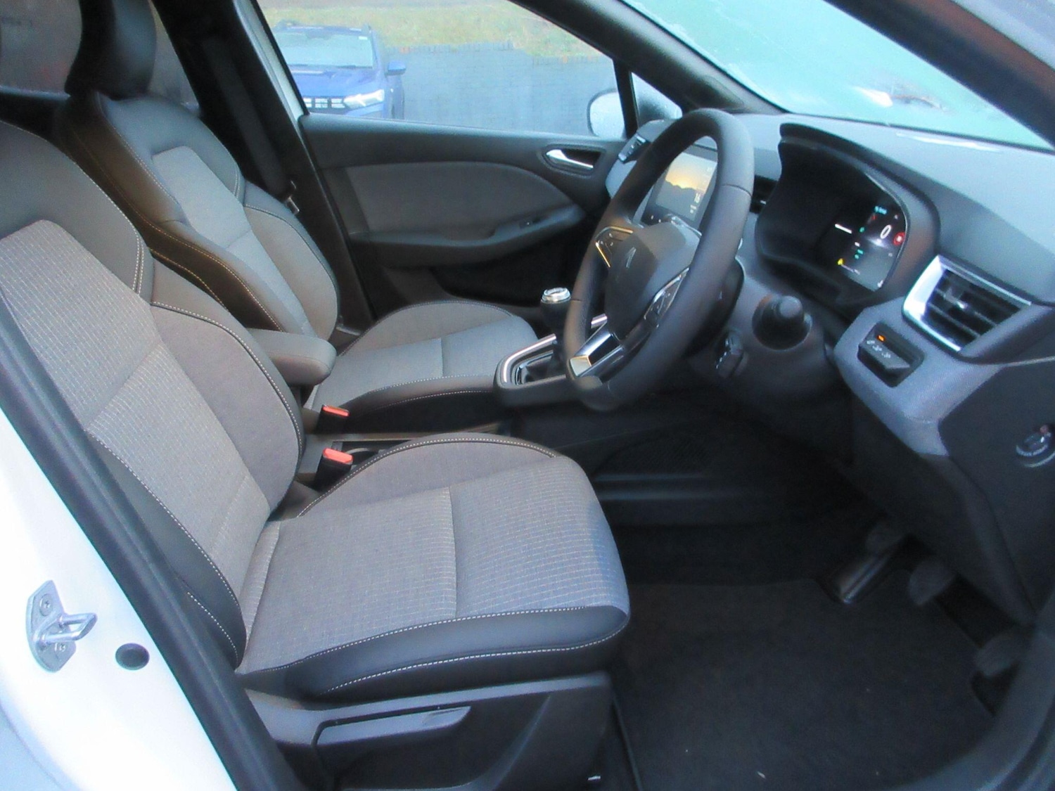 Used Renault Clio 2025 for sale - 77029687: Photo 11