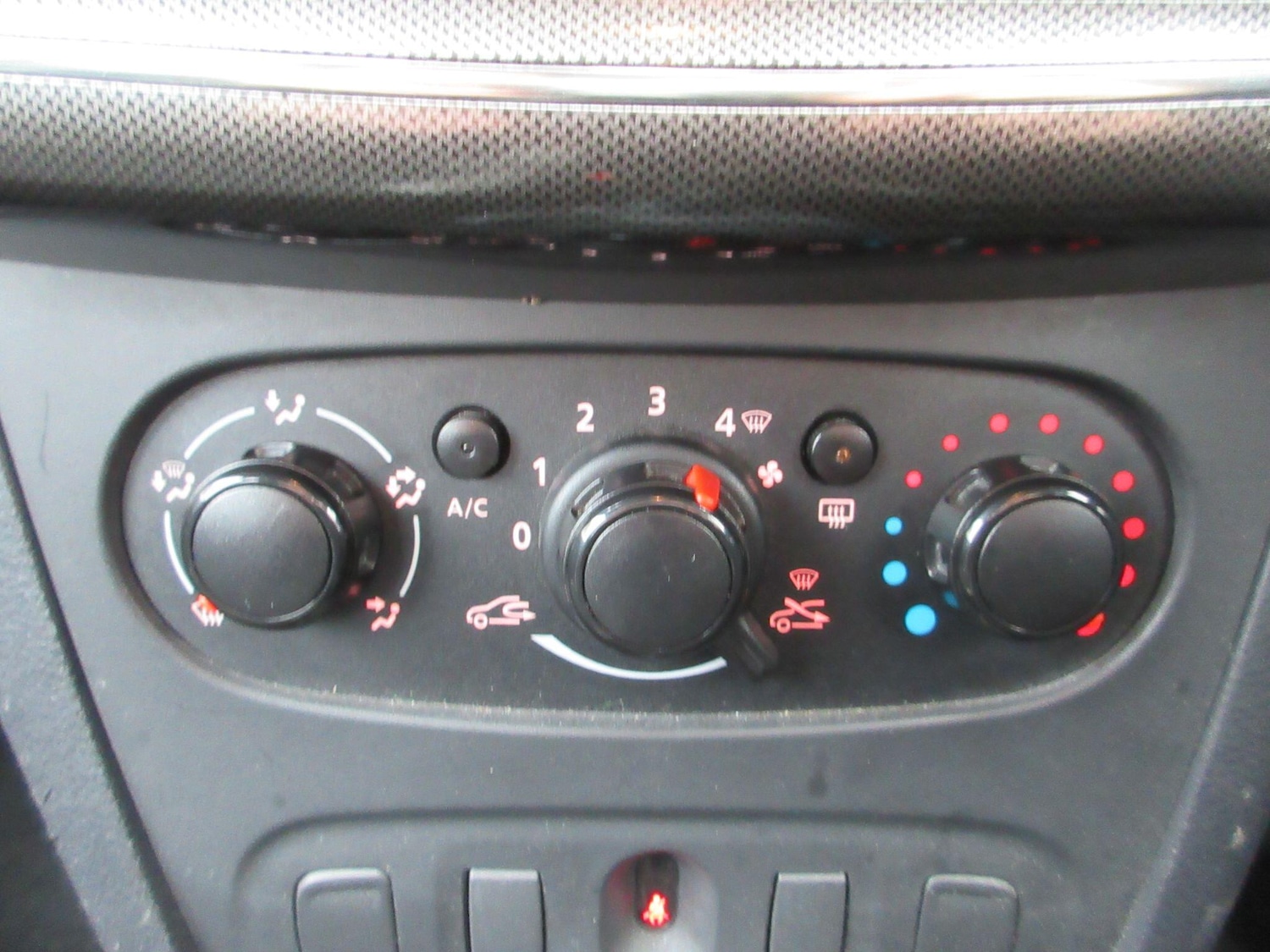 Used Dacia Sandero Stepway 2017 for sale - 77455415: Photo 25