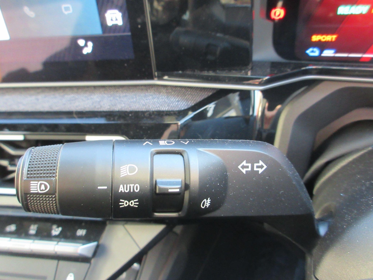 Used Renault 5 E-Tech electric 2025 for sale - 76801311: Photo 40