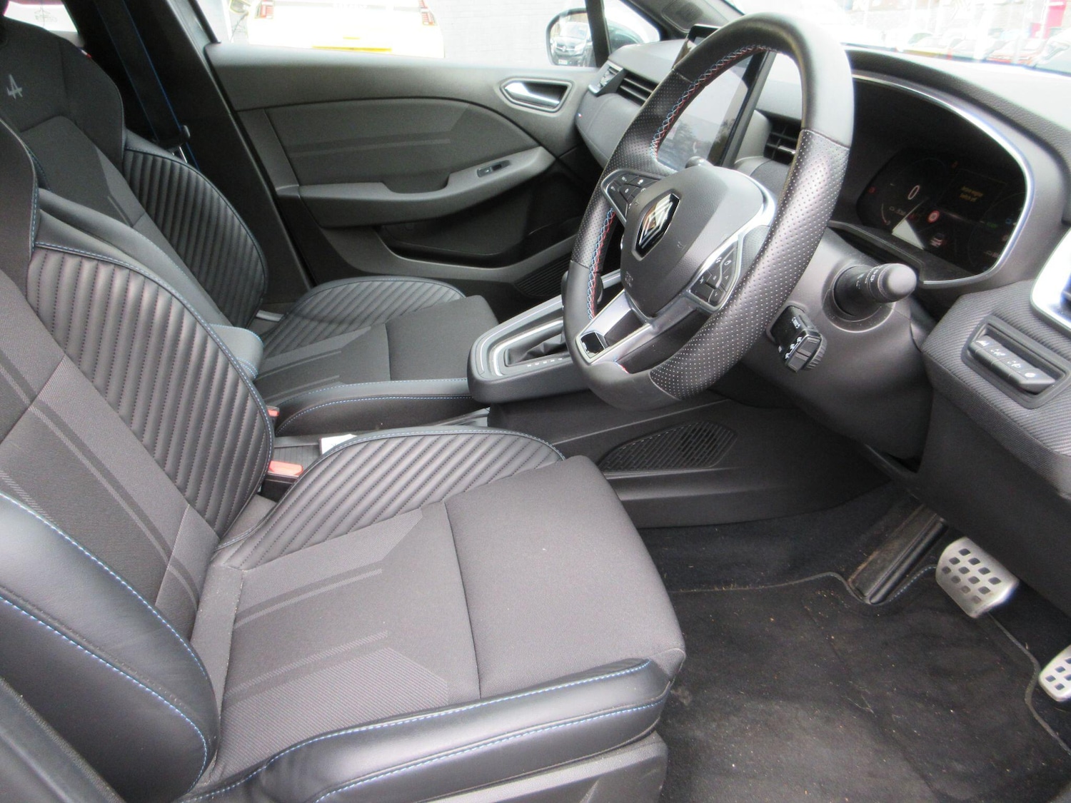 Used Renault Clio for sale - 78204320: Photo 11