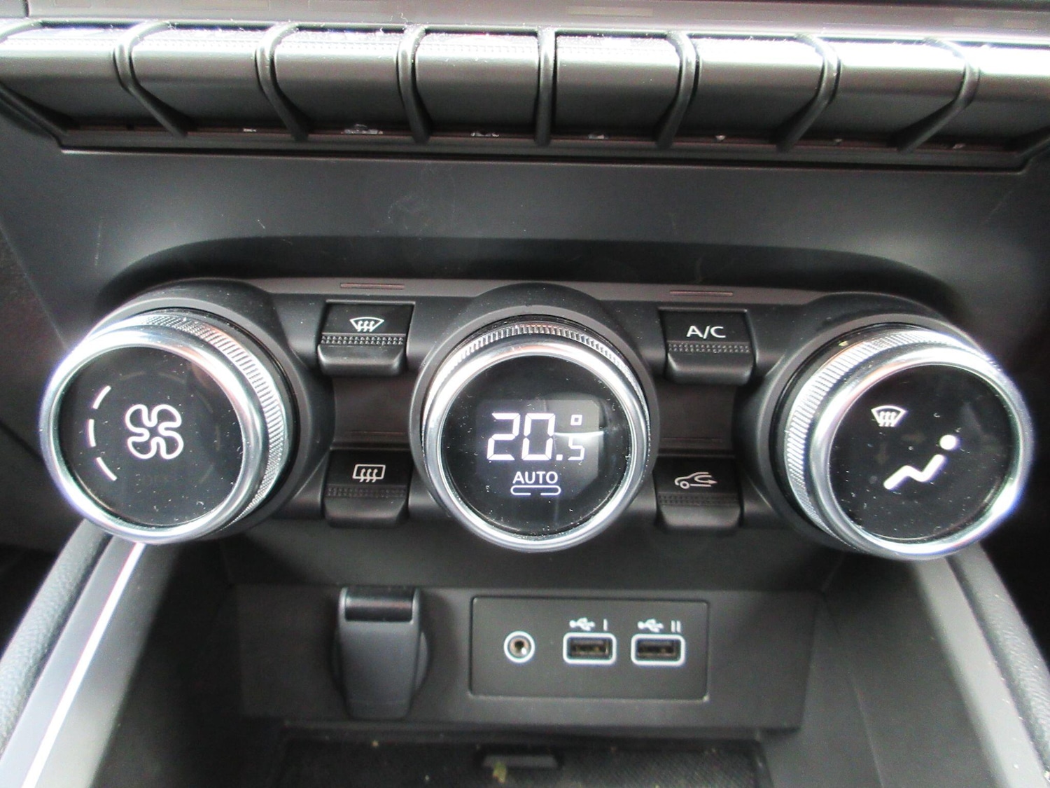 Used Renault Clio for sale - 78204320: Photo 30