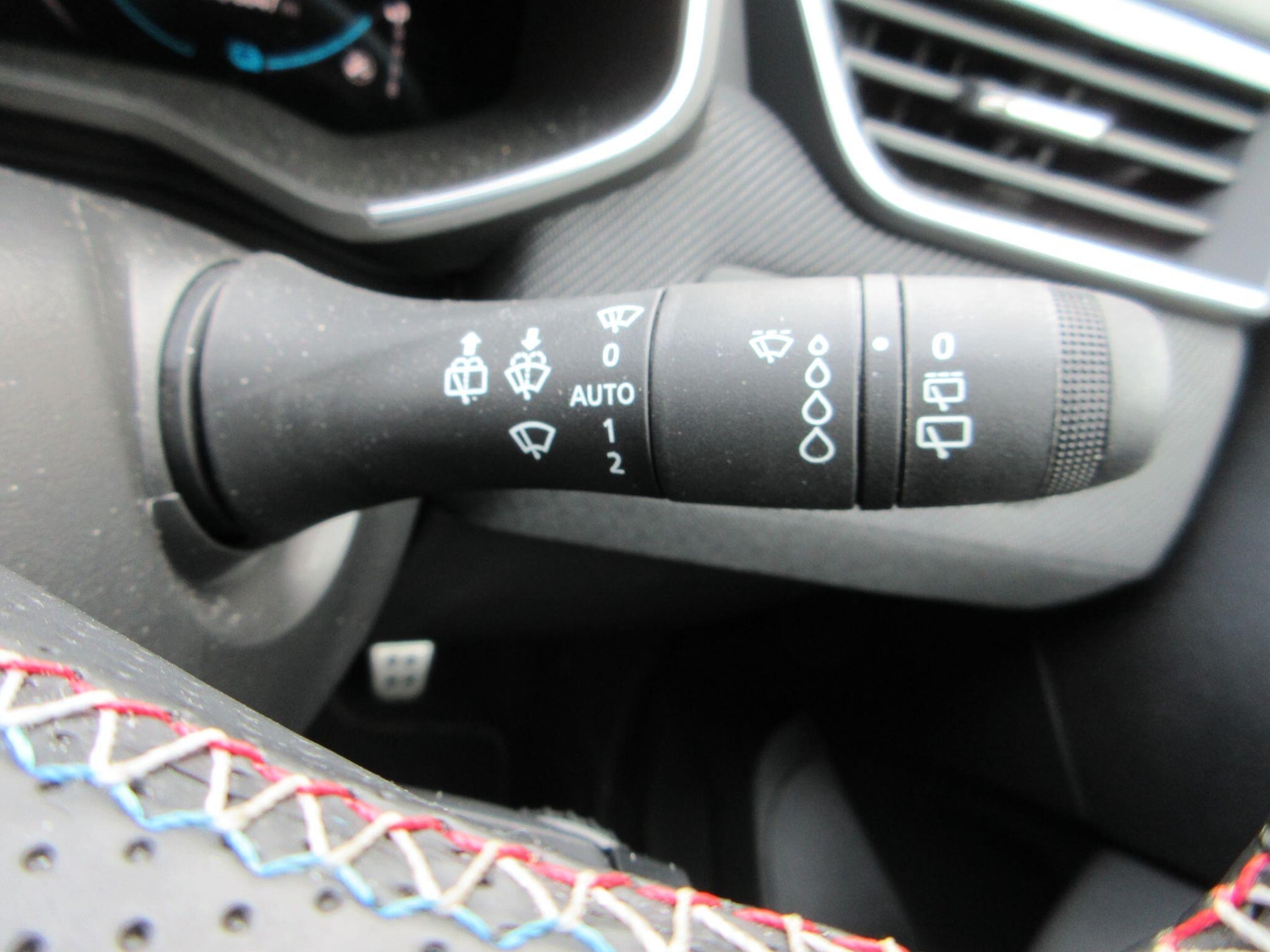 Used Renault Clio for sale - 78204320: Photo 36