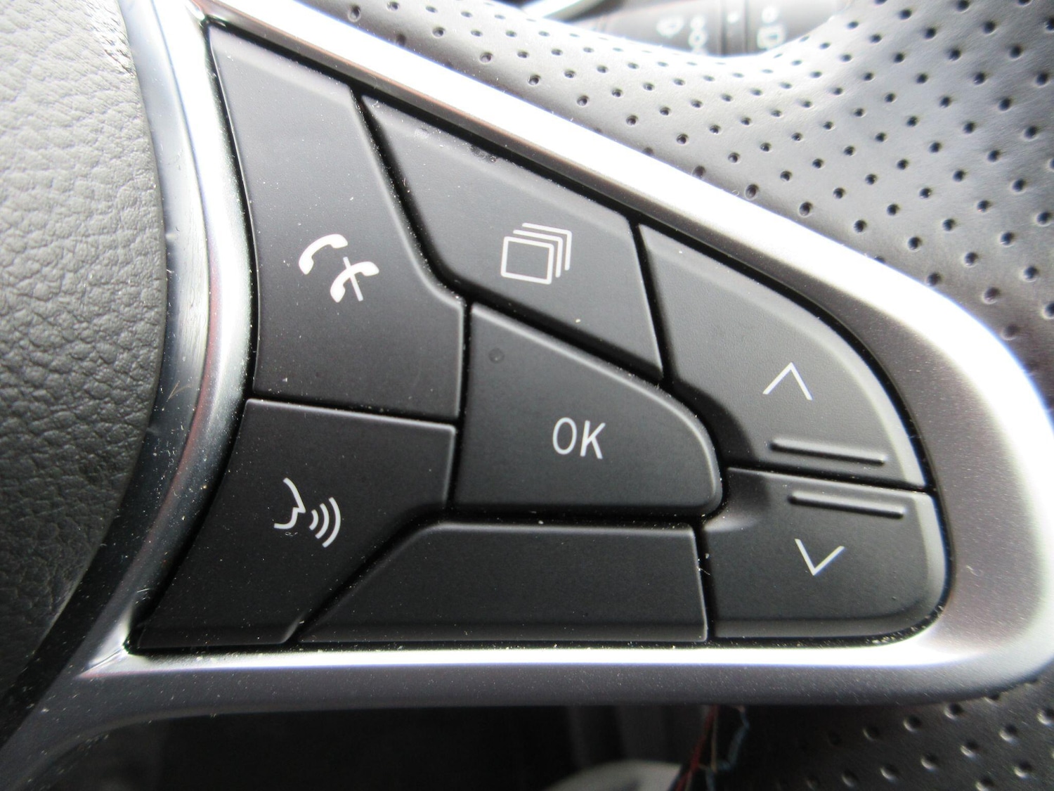 Used Renault Clio for sale - 78204320: Photo 37