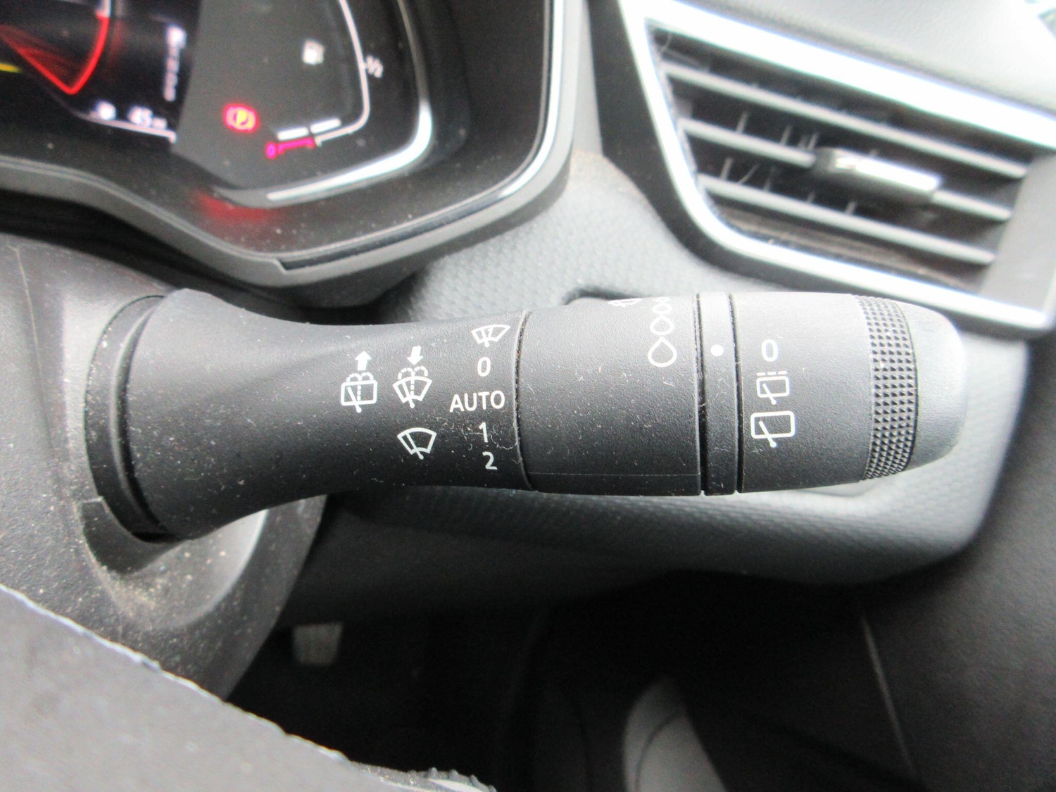 Used Renault Clio for sale - 77683454: Photo 37