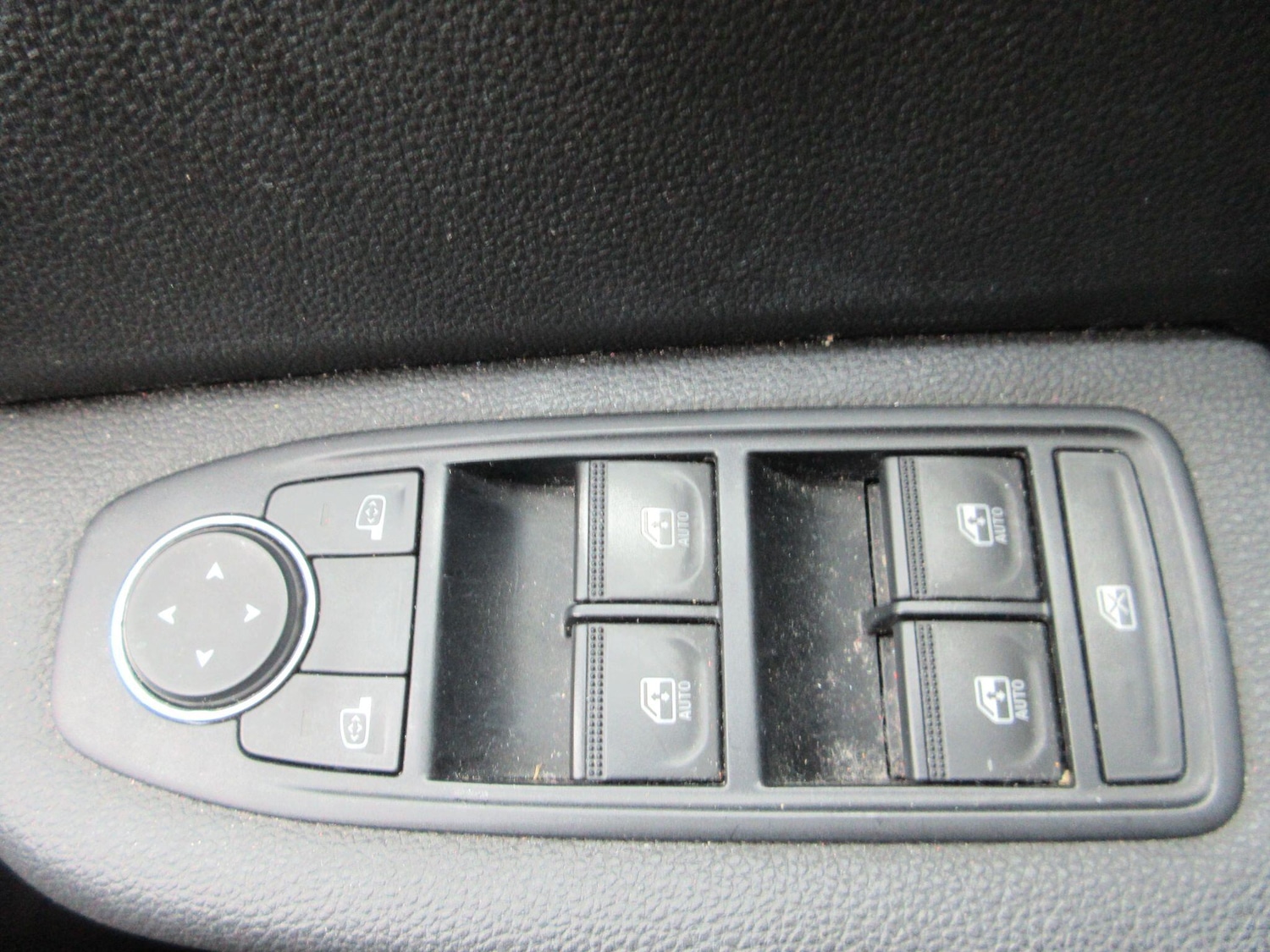 Used Renault Clio for sale - 77683454: Photo 40