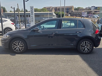 Used Volkswagen Golf 2017 for sale - 79520246: Photo