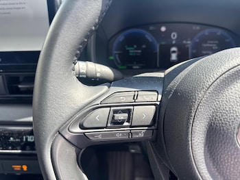 Used Toyota Yaris 2024 for sale - 79464791: Photo