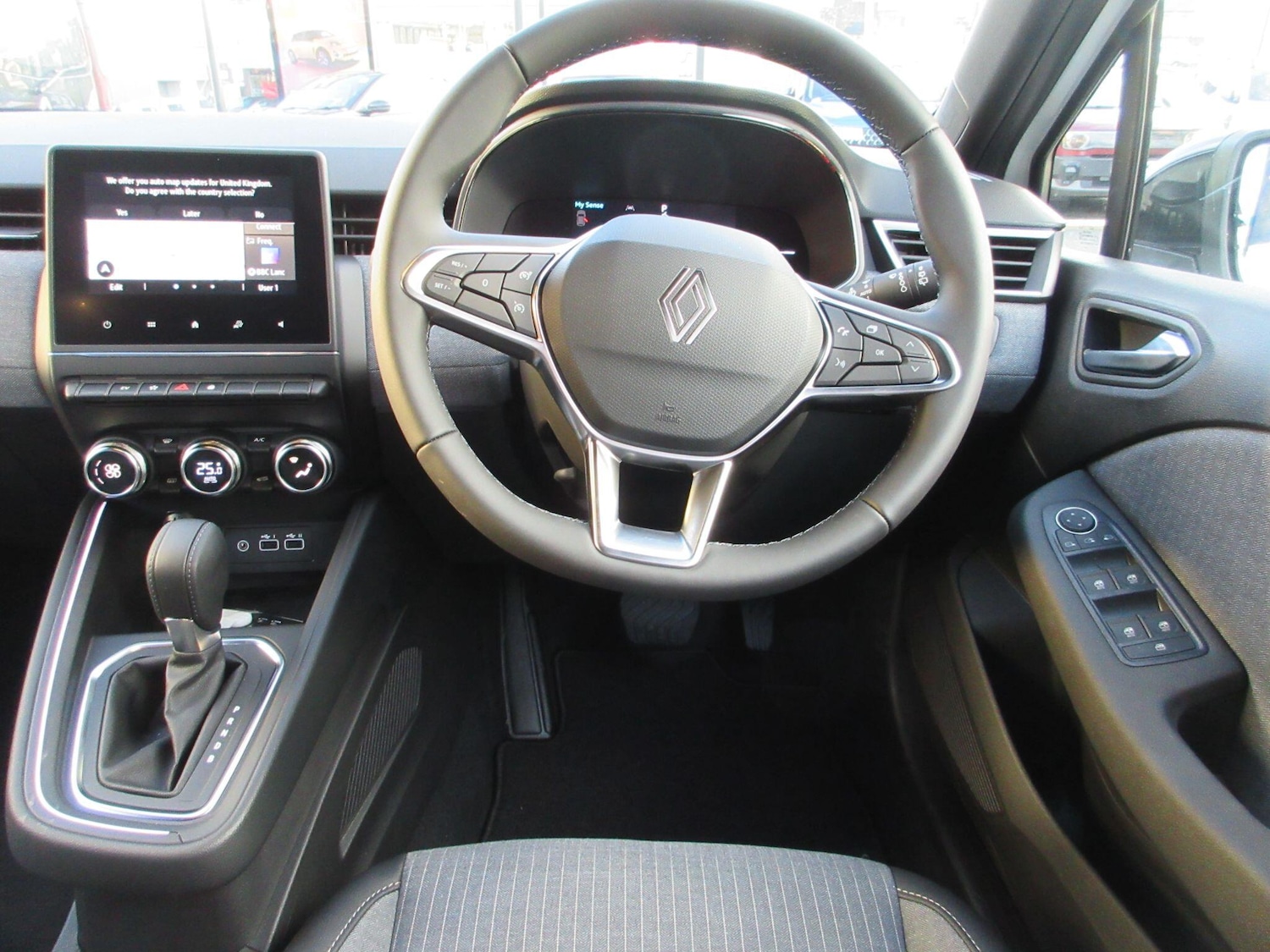 Used Renault Clio 2025 for sale - 77411868: Photo 12