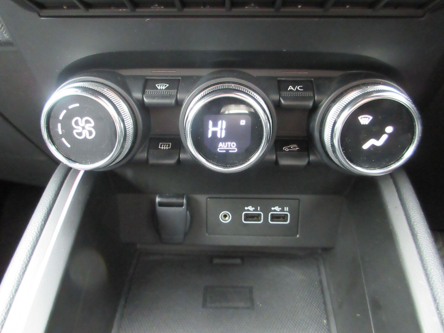 Used Renault Clio 2024 for sale - 76259455: Photo 32