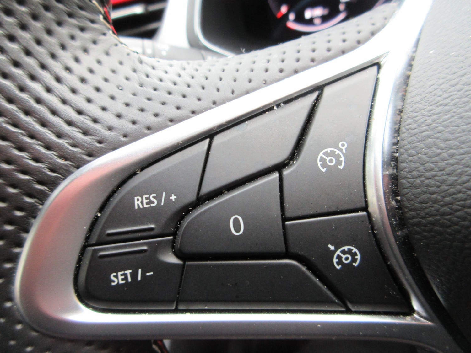 Used Renault Captur 2023 for sale - 77344582: Photo 36