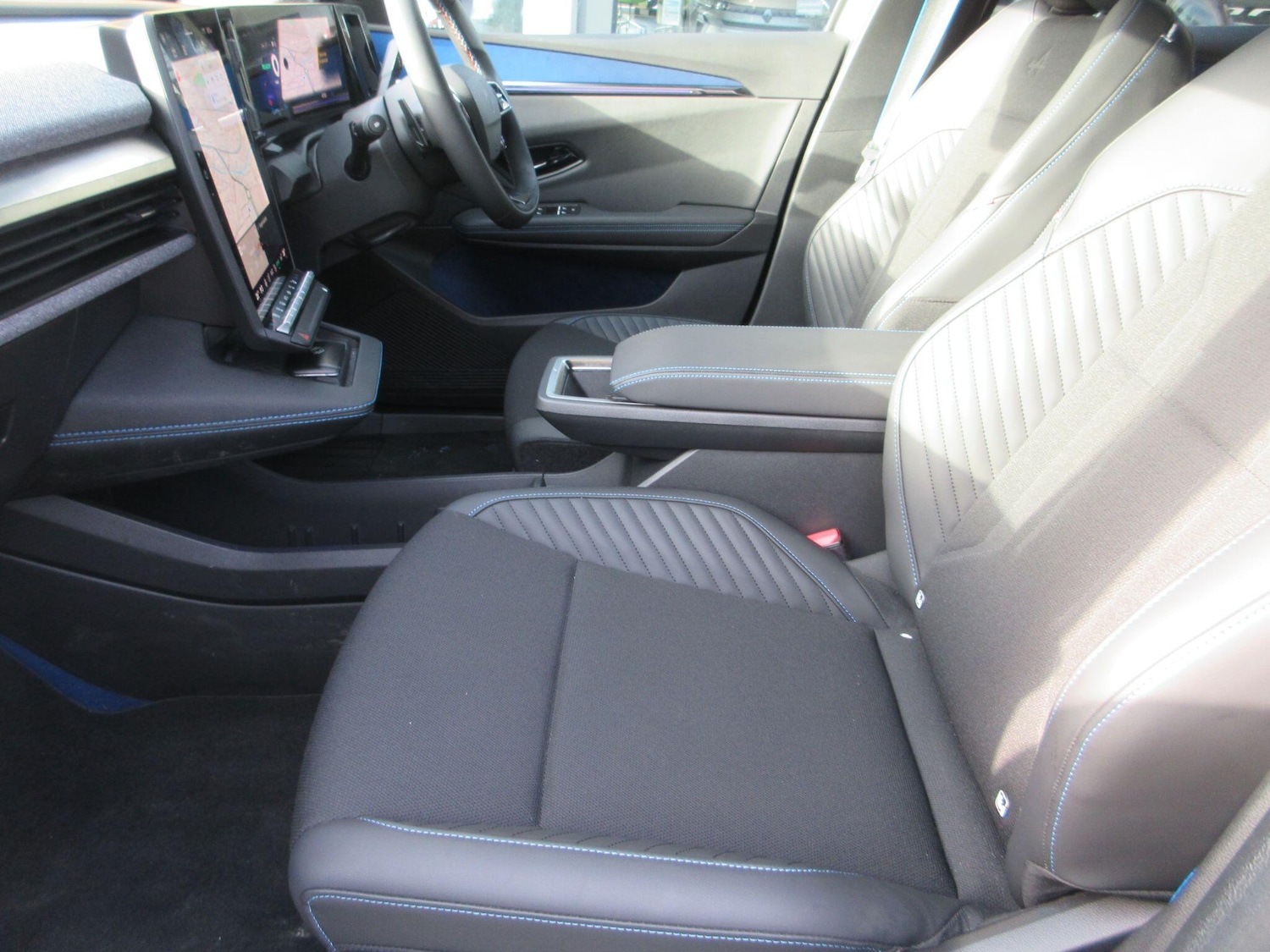 Used Renault Scenic E-Tech 2025 for sale - 77940560: Photo 15