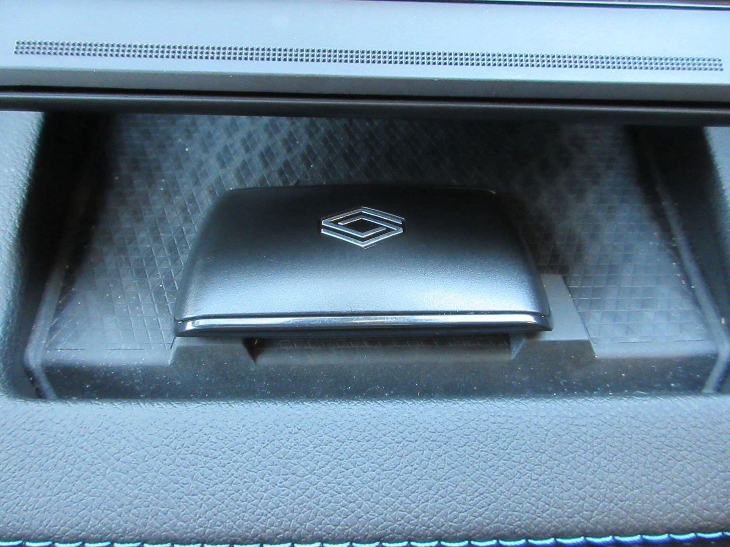 Used Renault Scenic E-Tech 2025 for sale - 77940560: Photo 58