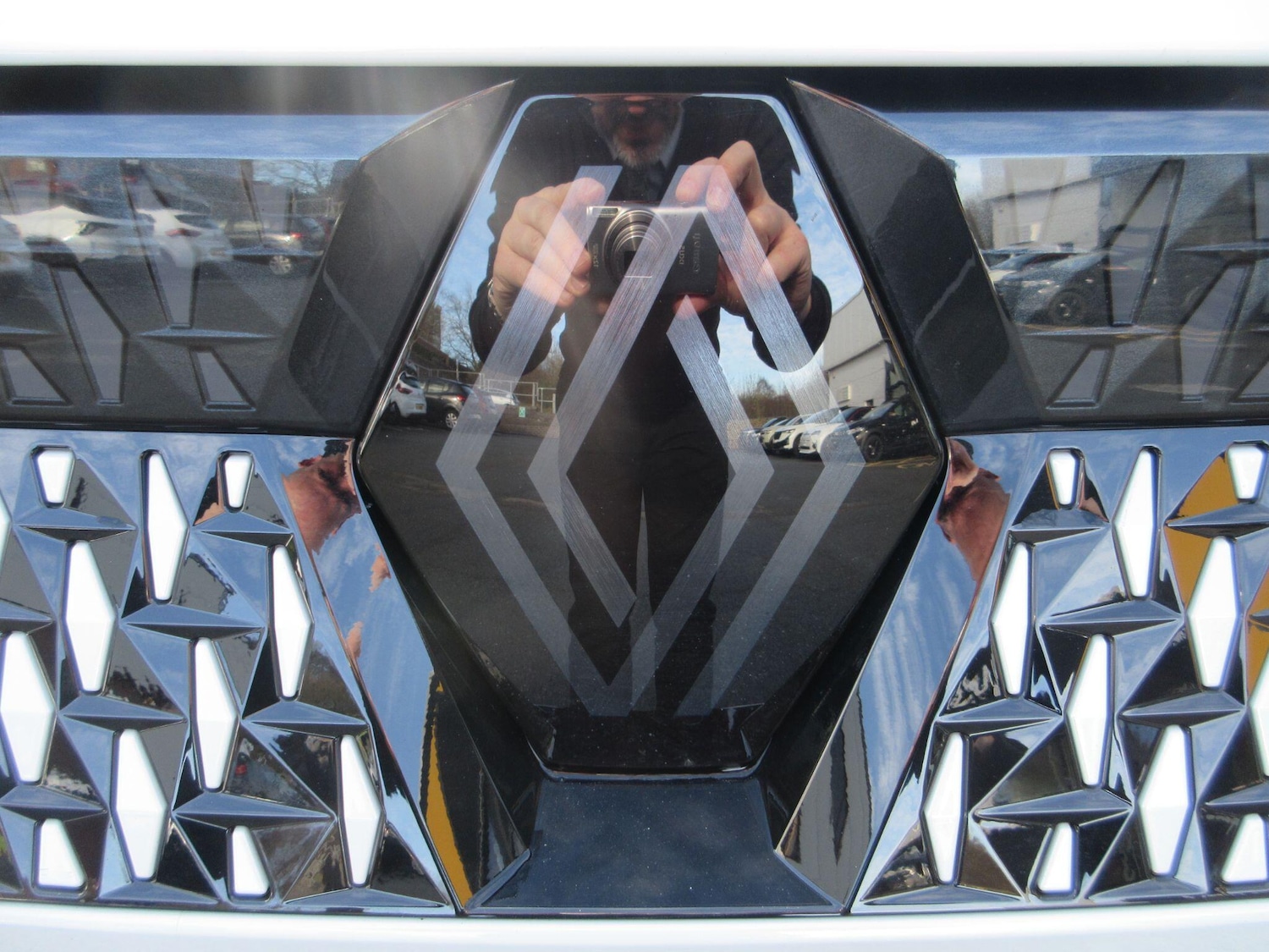 Used Renault Scenic E-Tech 2025 for sale - 77940560: Photo 75