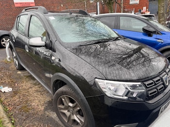 (20) - Stepway Comfort TCe 90 RE 5-Door