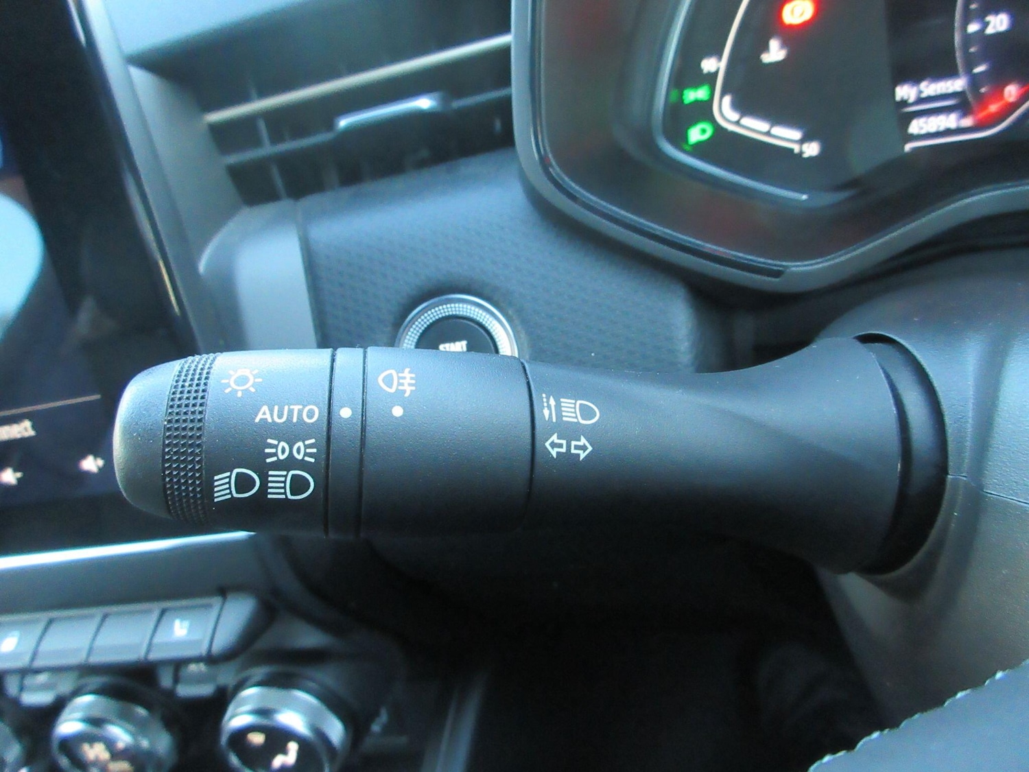 Used Renault Clio 2021 for sale - 77120423: Photo 33