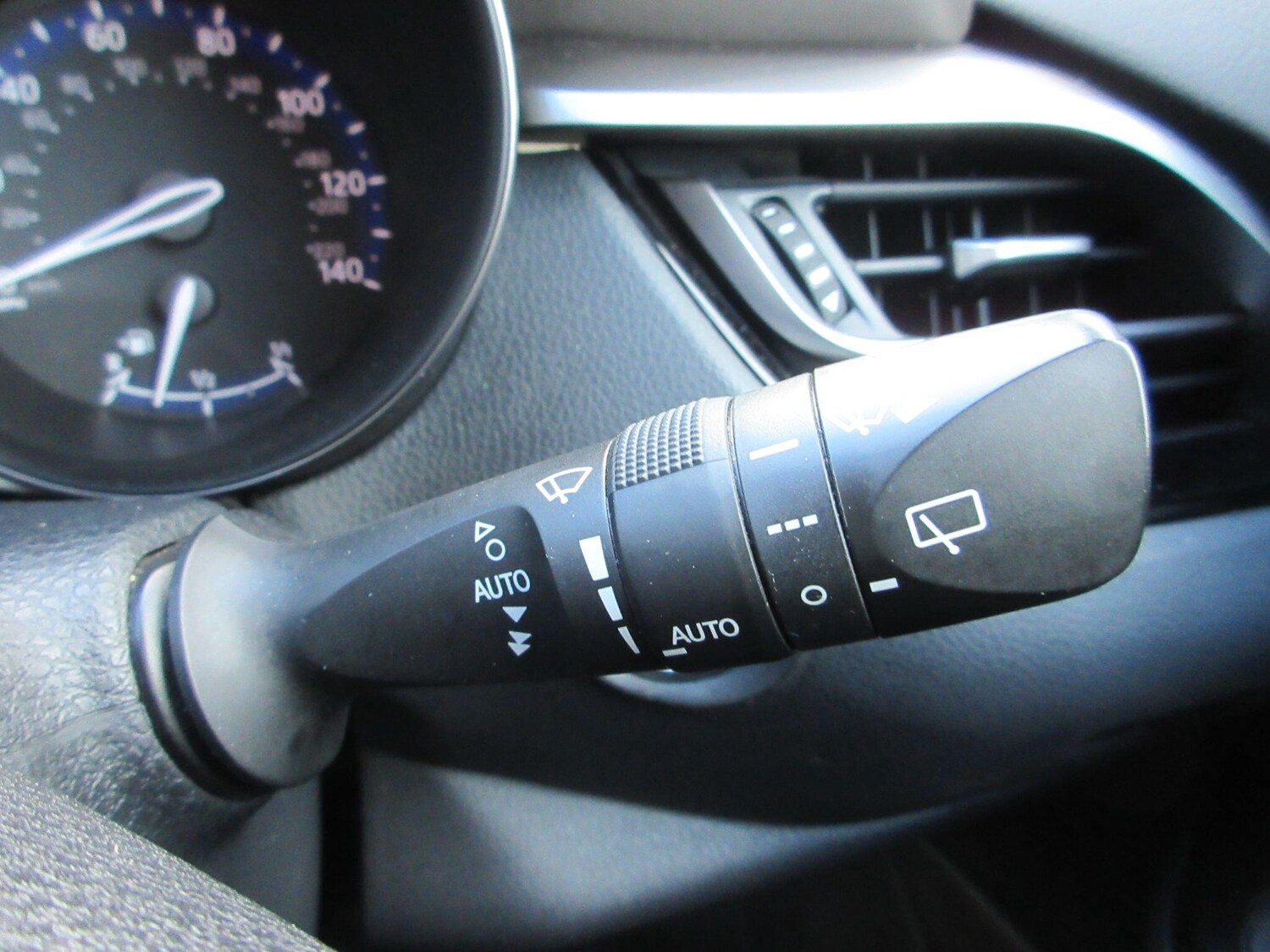 Used Toyota C-HR 2020 for sale - 76378074: Photo 40