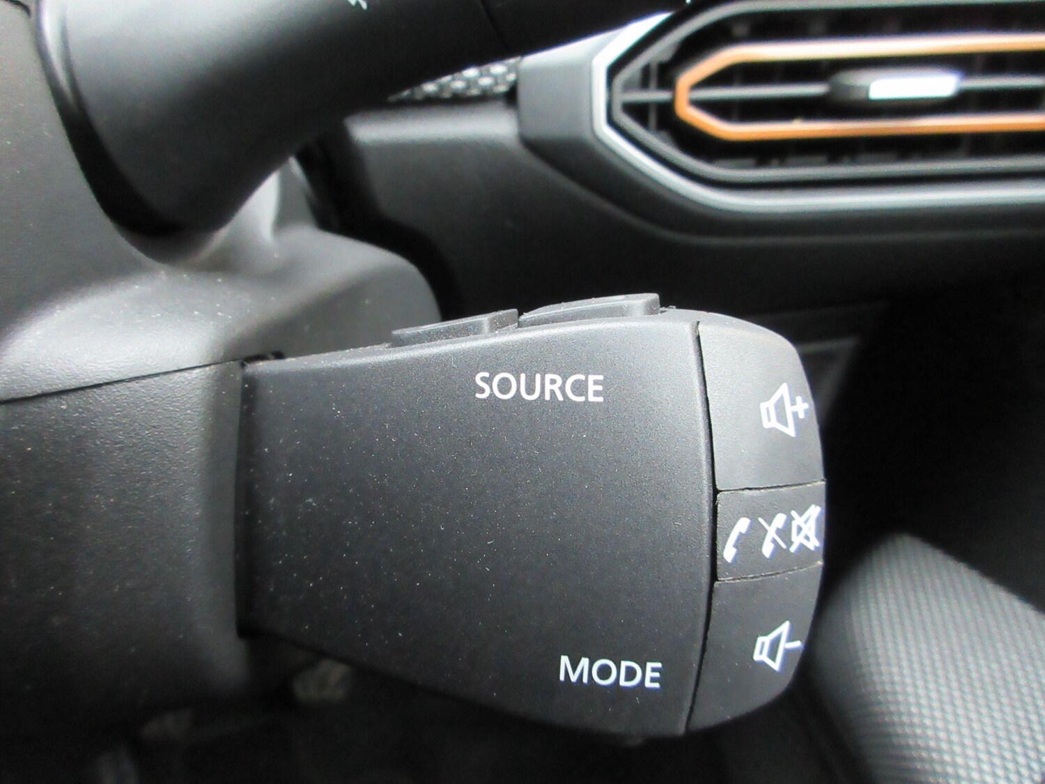 Used Dacia Sandero 2023 for sale - 76360541: Photo 49