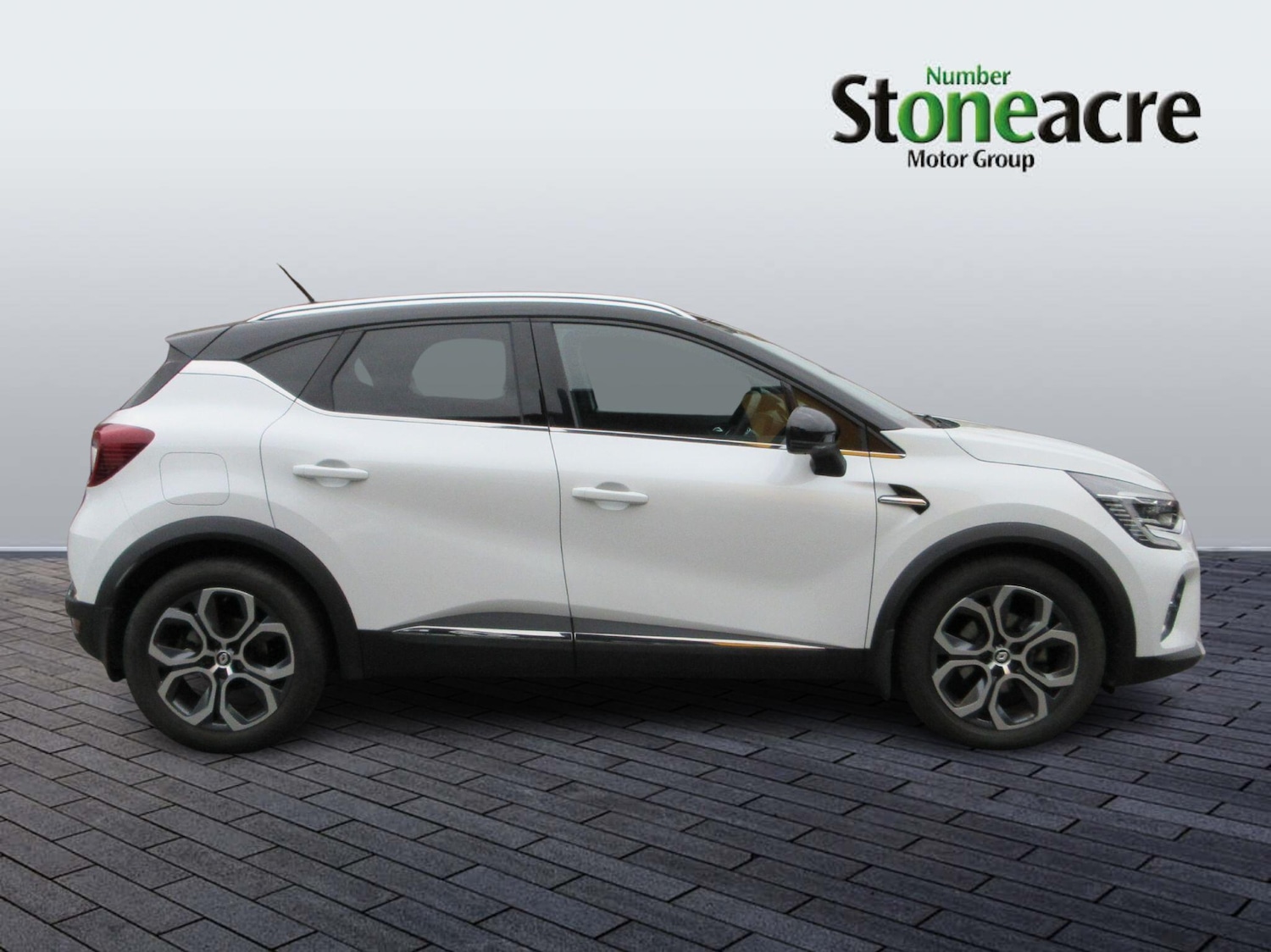 Used Renault Captur 2022 for sale - 76527897: Photo 2