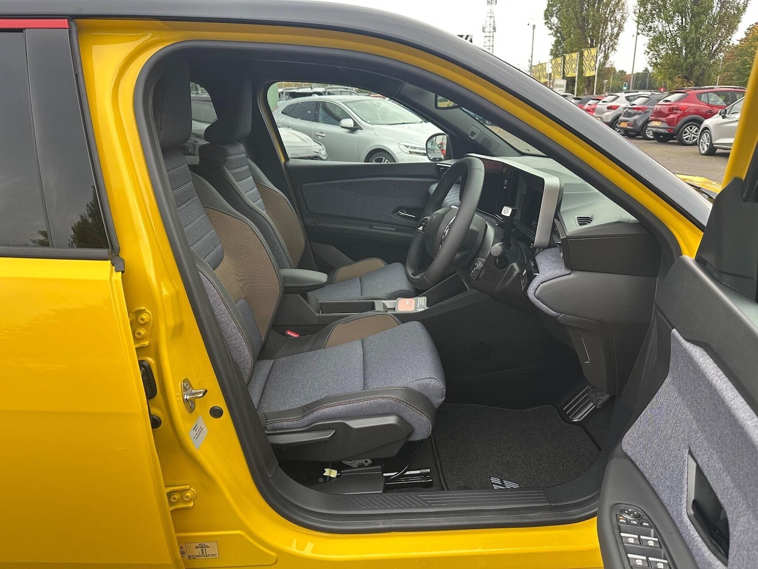 Used Renault 5 E-Tech electric for sale - 77091815: Photo 15