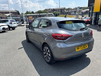 Used Renault Clio 2023 for sale - 79202475: Photo