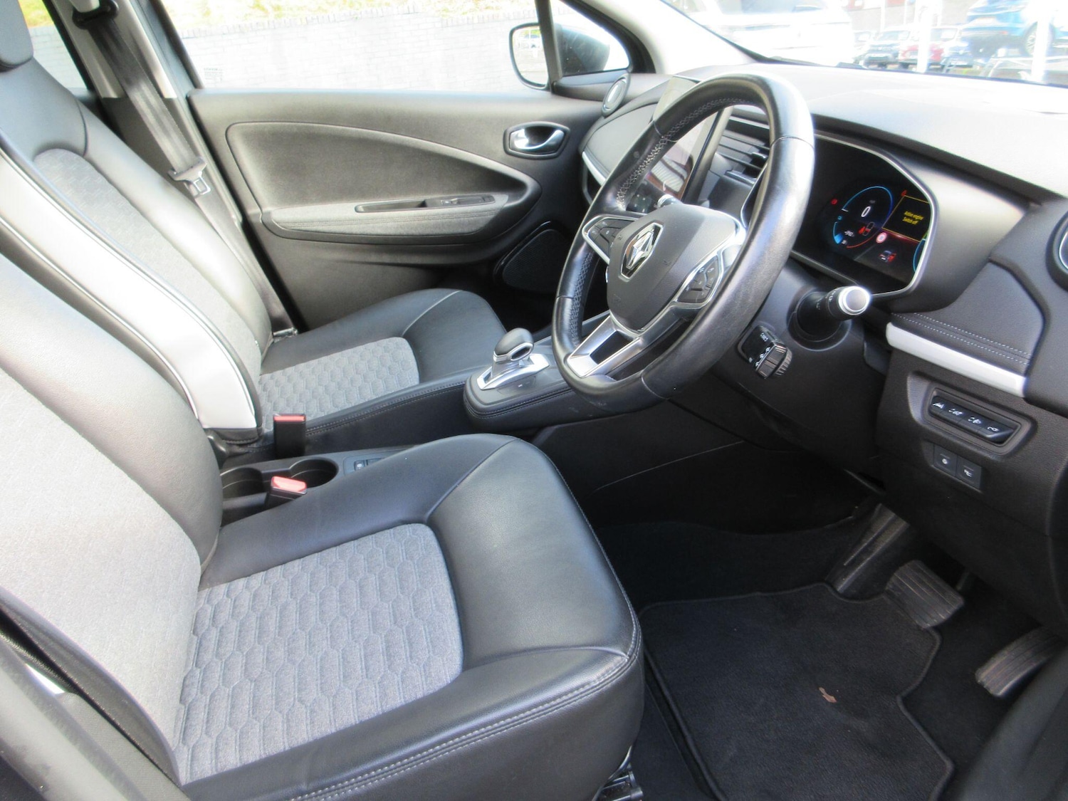 Used Renault Zoe 2022 for sale - 76499703: Photo 11