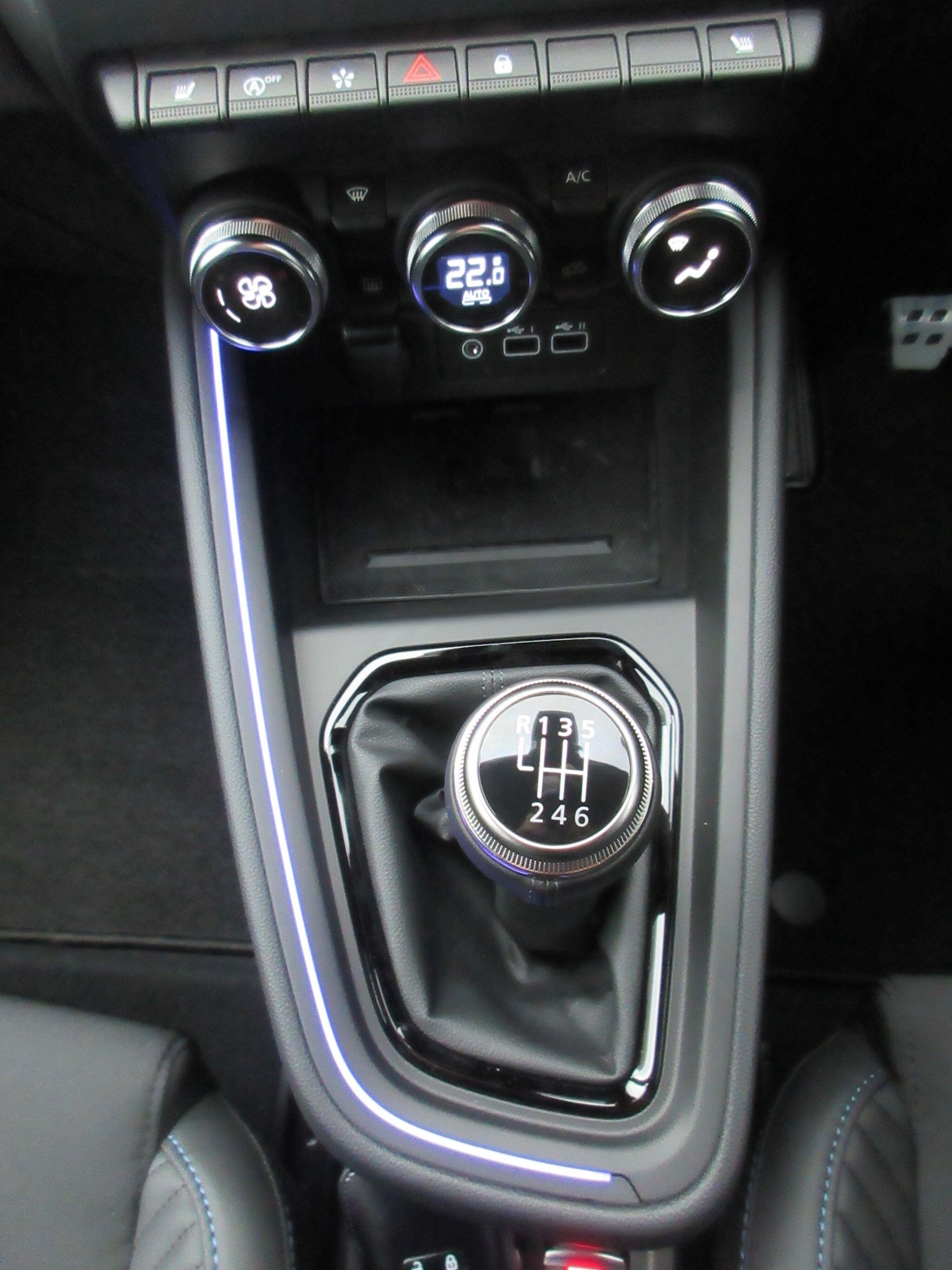 Used Renault Clio 2025 for sale - 76898338: Photo 40