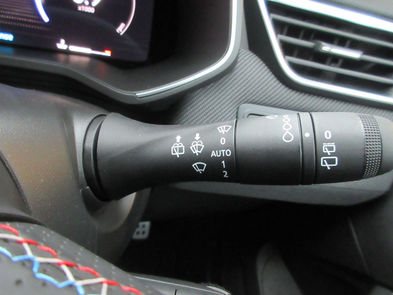 Used Renault Clio 2025 for sale - 76898338: Photo 46