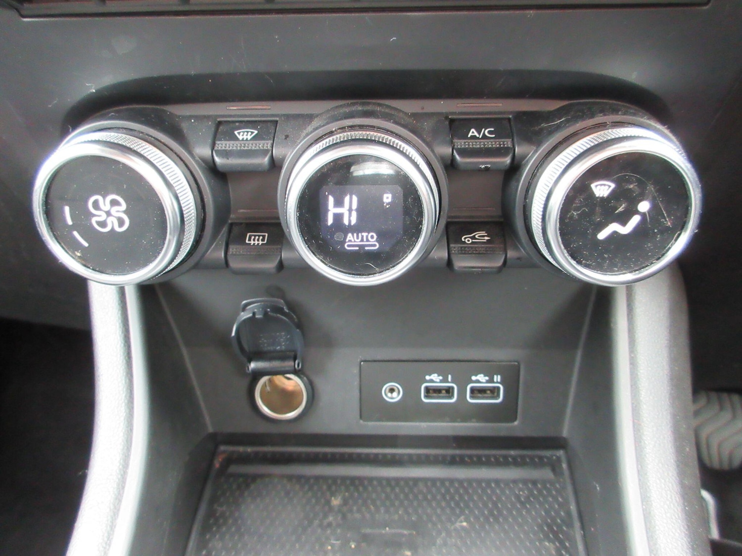 Used Renault Captur for sale - 77278685: Photo 34