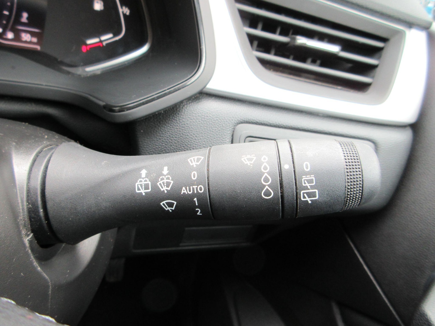 Used Renault Captur for sale - 77278685: Photo 39