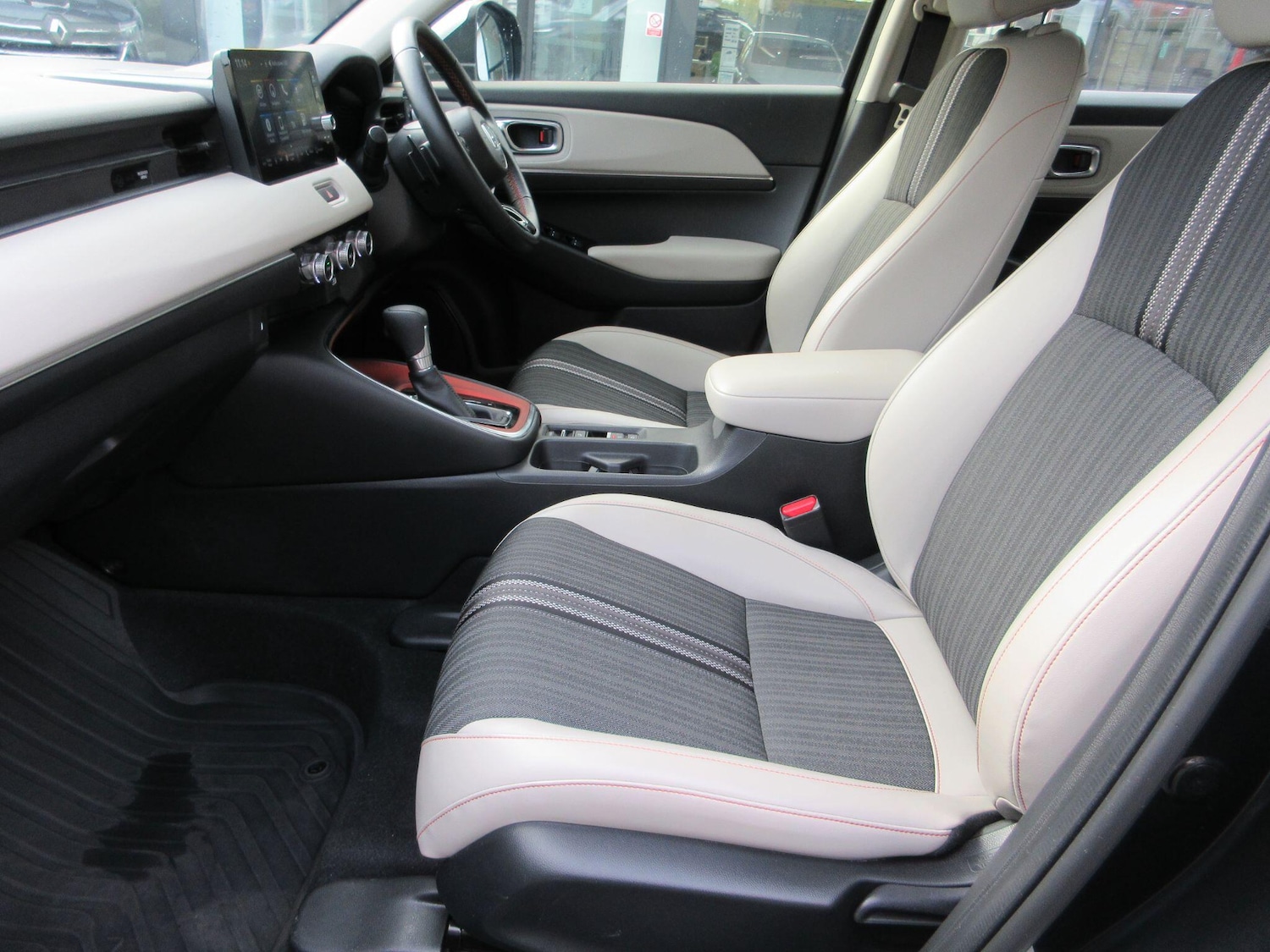 Used Honda HR-V 2024 for sale - 76538616: Photo 14