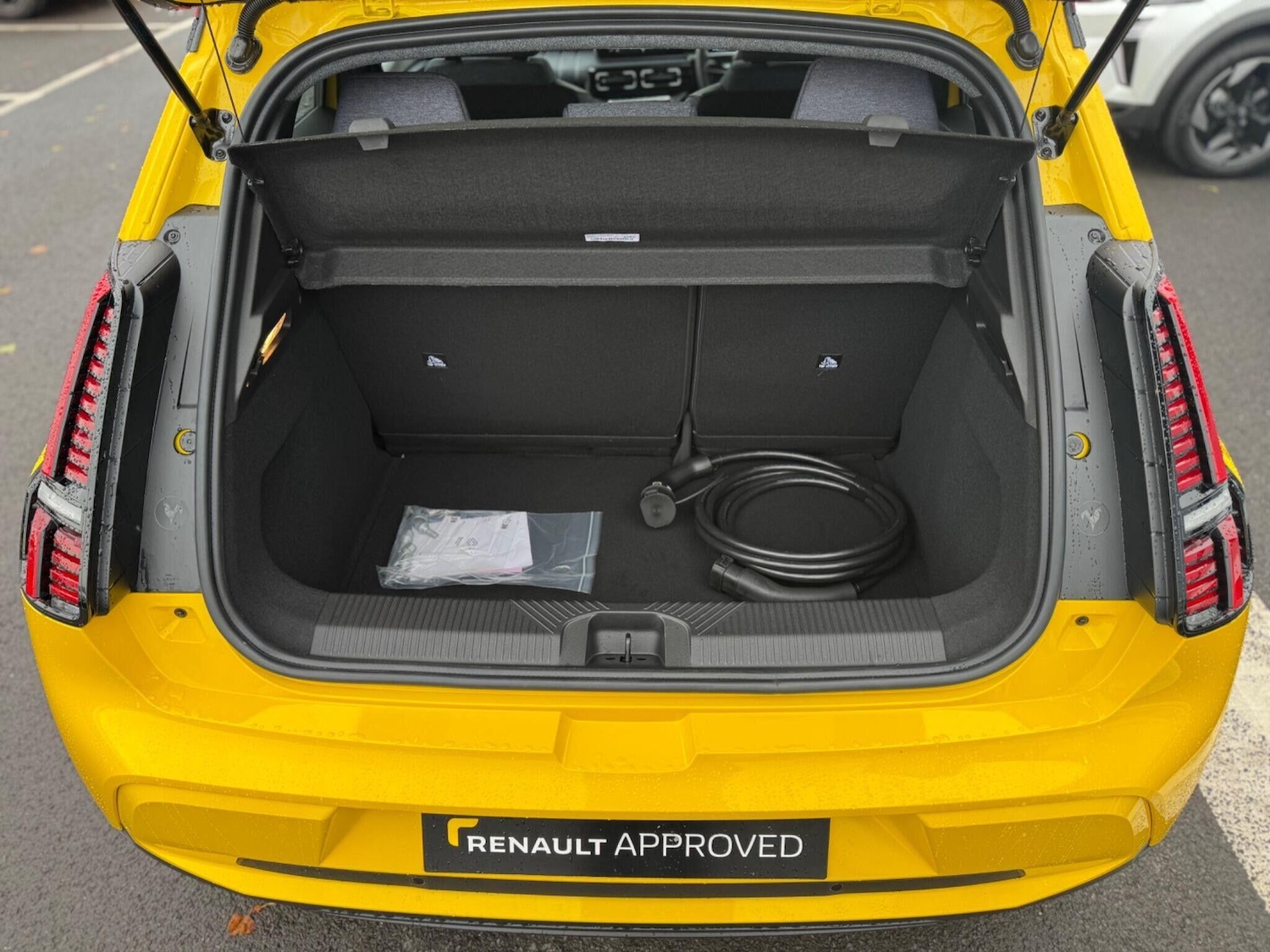 Used Renault 5 E-Tech electric for sale - 76608095: Photo 19