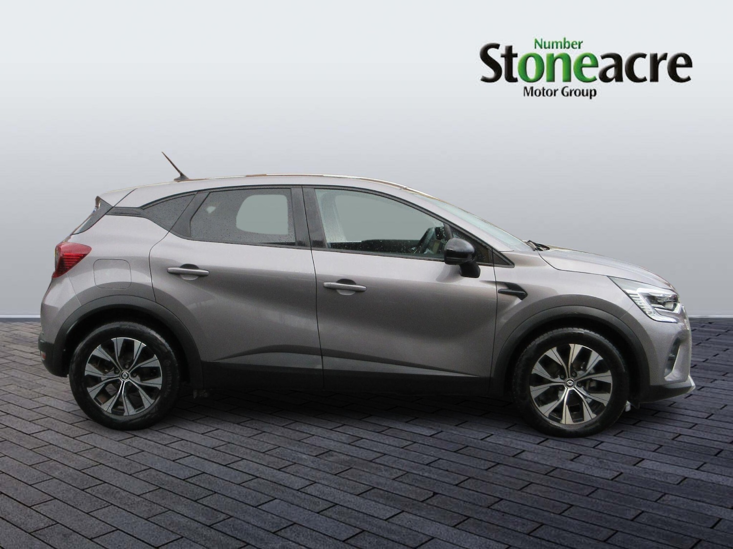 Used Renault Captur 2023 for sale - 76360627: Photo 2