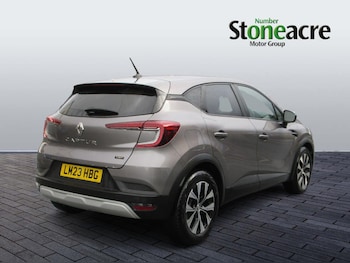 Used Renault Captur 2023 for sale - 76360627: Photo