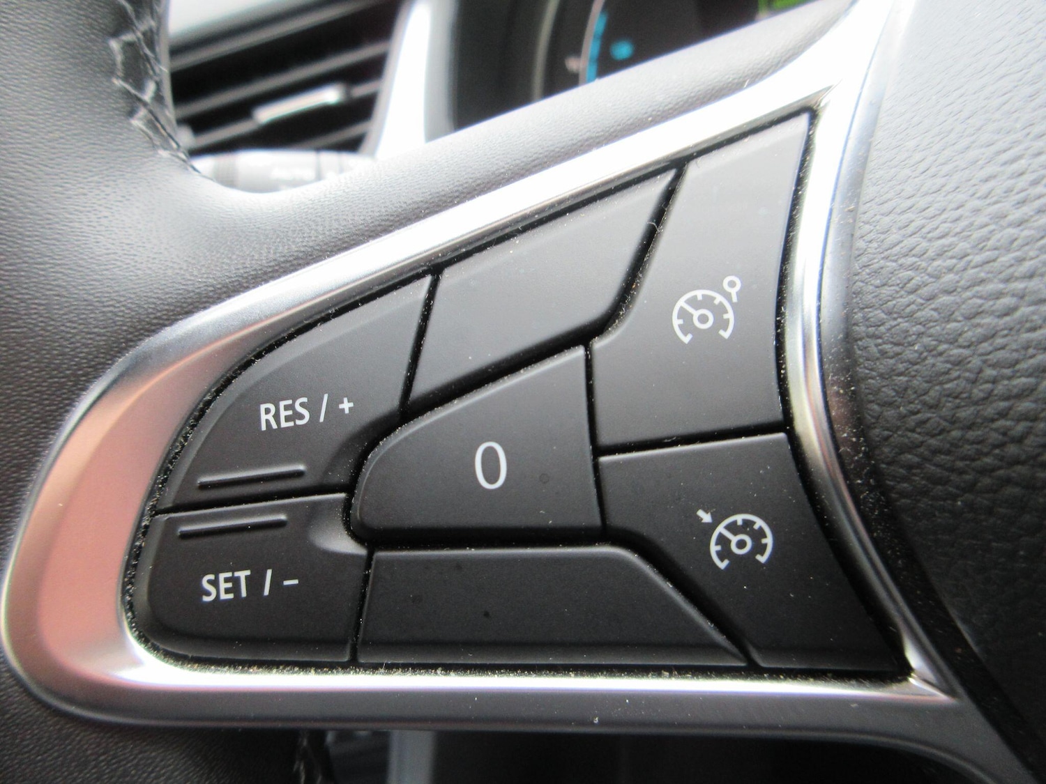 Used Renault Captur 2023 for sale - 76360627: Photo 41